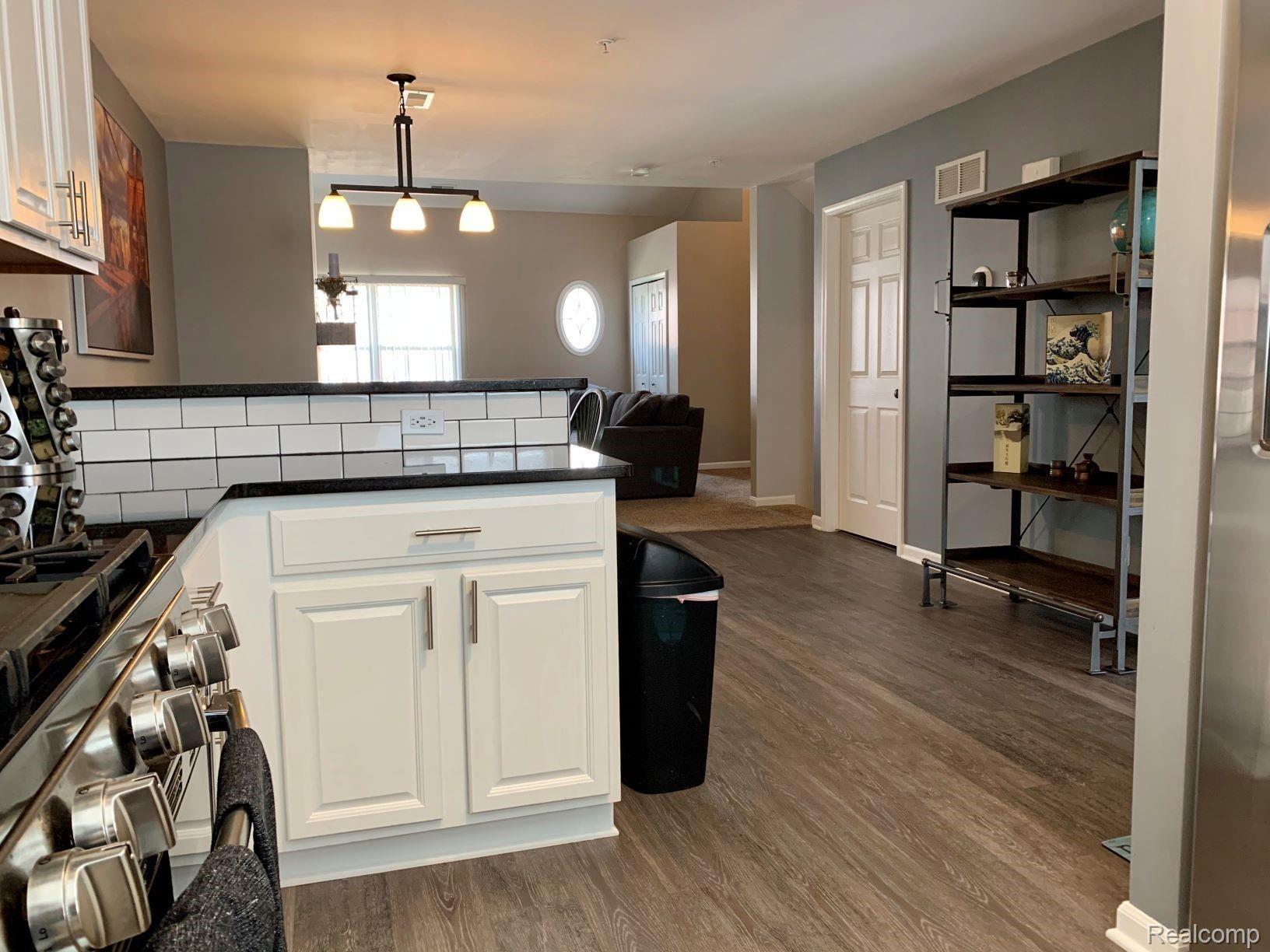 16996 Farmington Road Livonia, MI 48154 - Photo 12 of 30 12.JPG