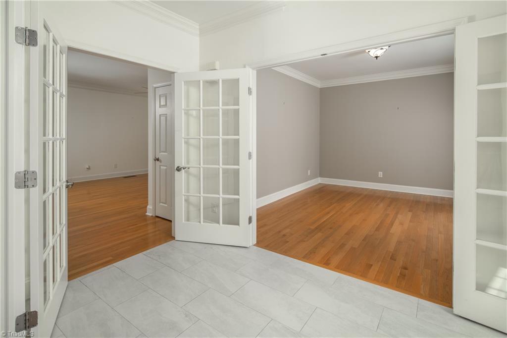 112 Scenic Ridge Place King, NC 27021 - Photo 11 of 47 Front entry hallway
