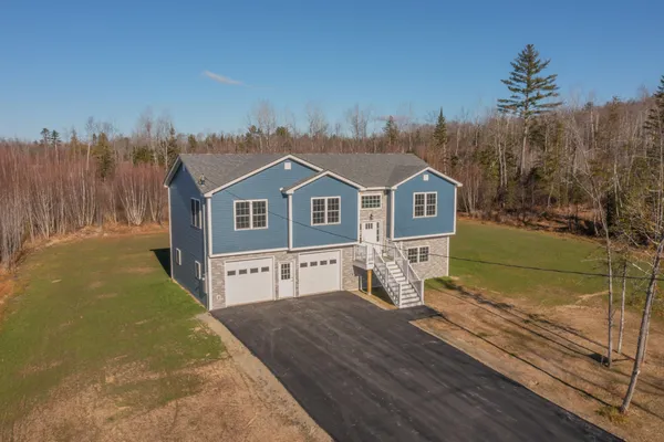 $575,000 | 22 Deer Hill Estates, Cornville, ME 04976