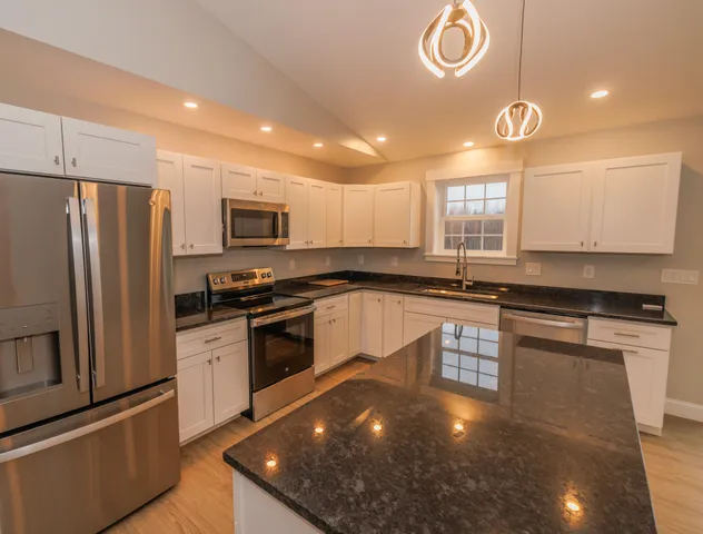 $580,000 | 22 Deer Hill Estates, Cornville, ME 04976