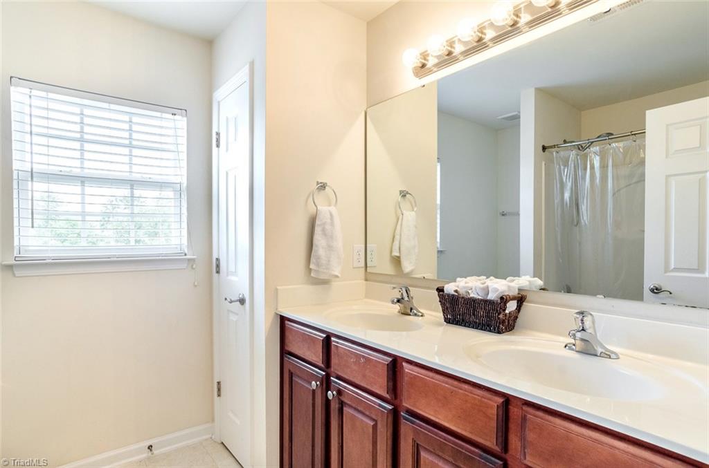 708 Spinning Wheel Point High Point, NC 27265 - Photo 23 of 30 Gallery Image 23