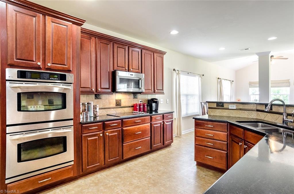 708 Spinning Wheel Point High Point, NC 27265 - Photo 9 of 30 Gallery Image 9