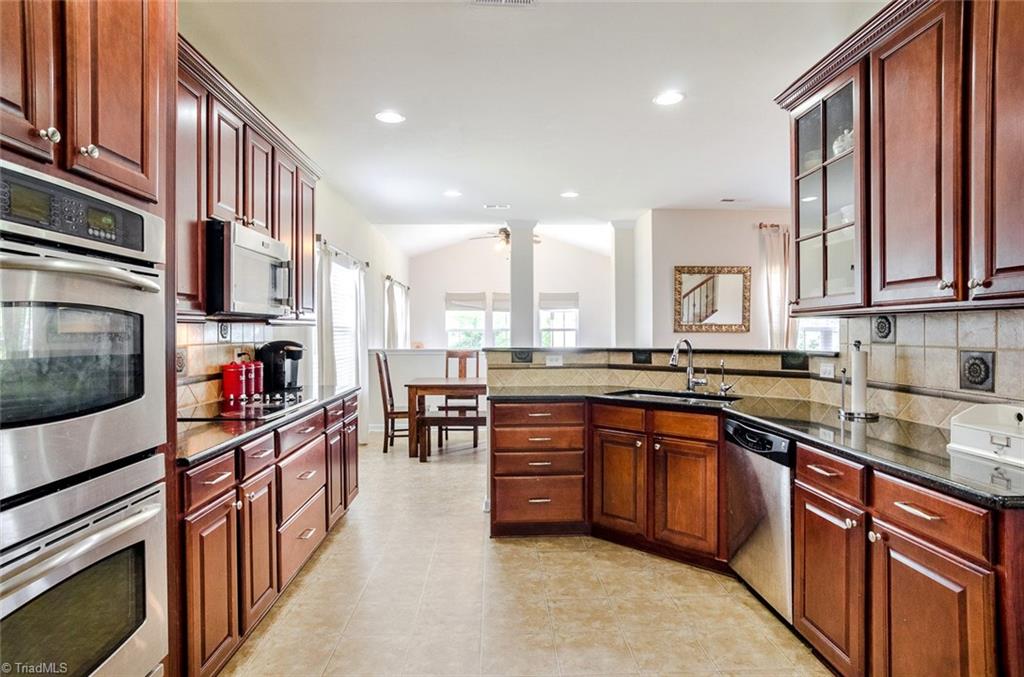 708 Spinning Wheel Point High Point, NC 27265 - Photo 10 of 30 Gallery Image 10
