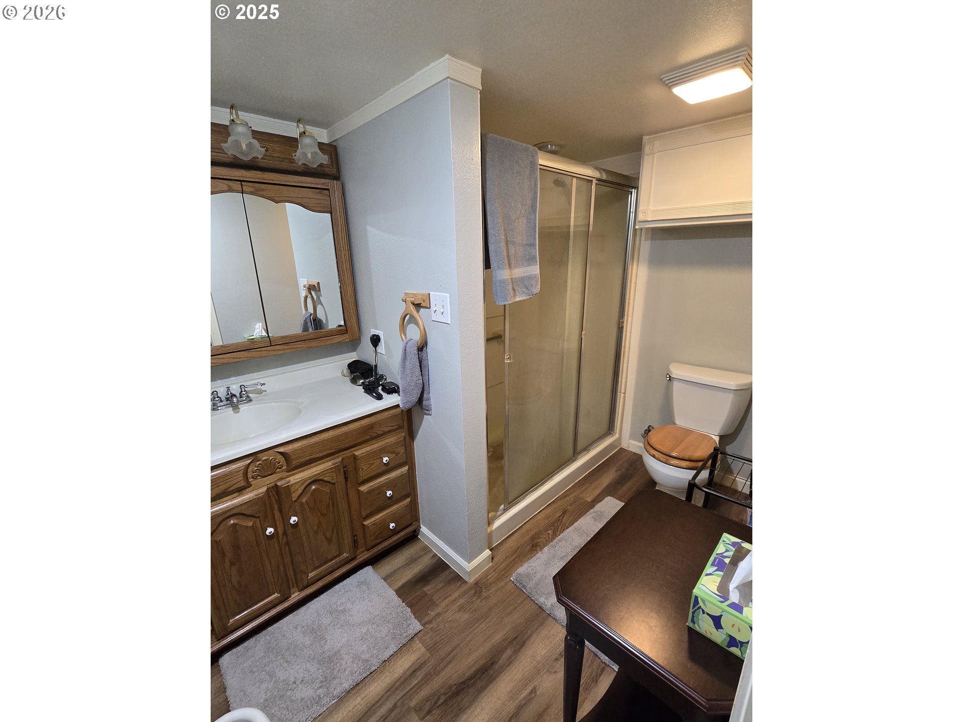 206 1/2 South Main Street Union, OR 97883 - Photo 12 of 16 a hallway with a large mirror and a sink