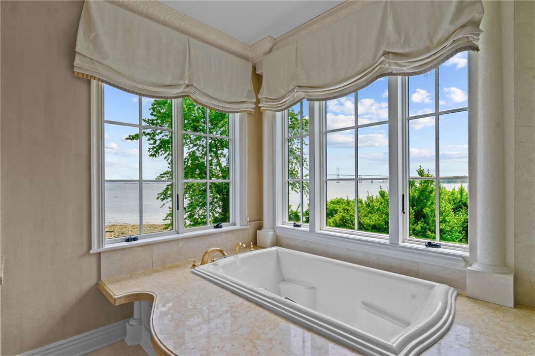 5 Decatur Avenue Jamestown, RI 02835 - Photo 23 of 40