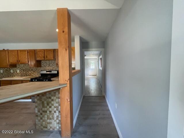 1113 Roberta Road Schenectady, NY 12303 - Photo 11 of 25 Walkway to Laundry room