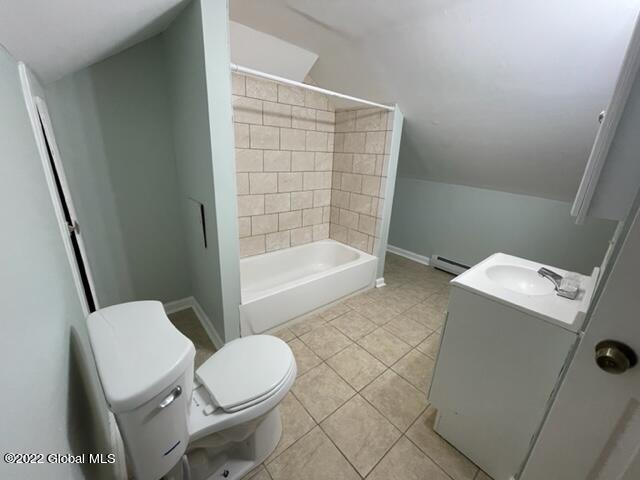 1113 Roberta Road Schenectady, NY 12303 - Photo 21 of 25 Bathroom 2nd Floor