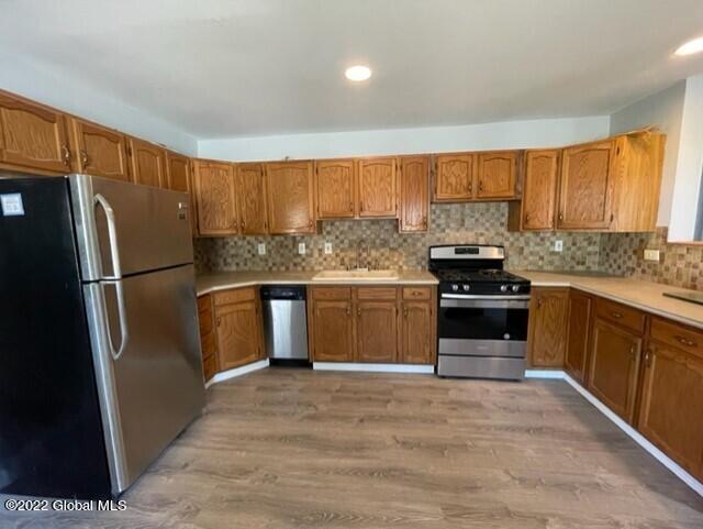 1113 Roberta Road Schenectady, NY 12303 - Photo 6 of 25 Kitchen