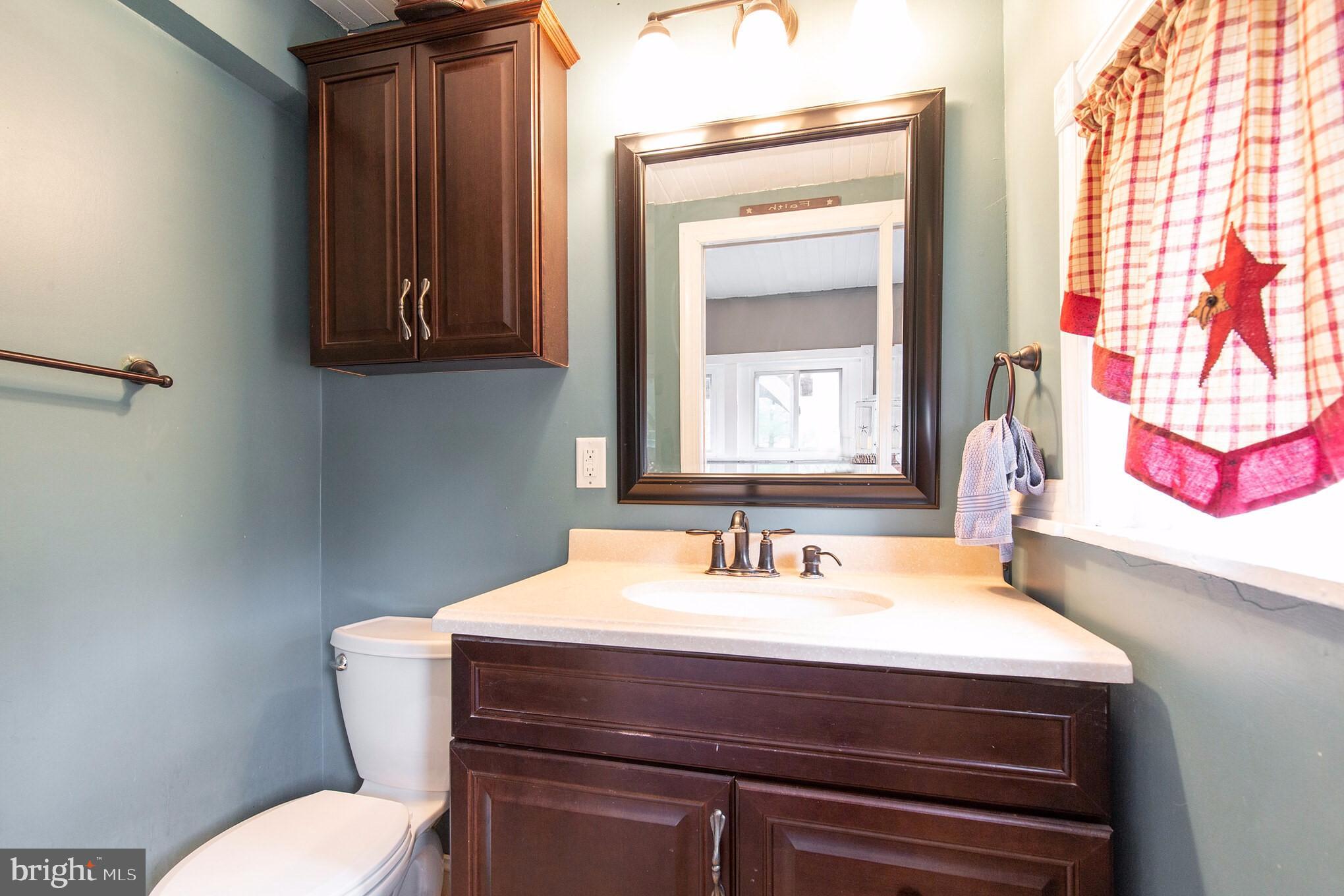 740 West Orvilla Road Hatfield, PA 19440 - Photo 15 of 21 Powder Room
