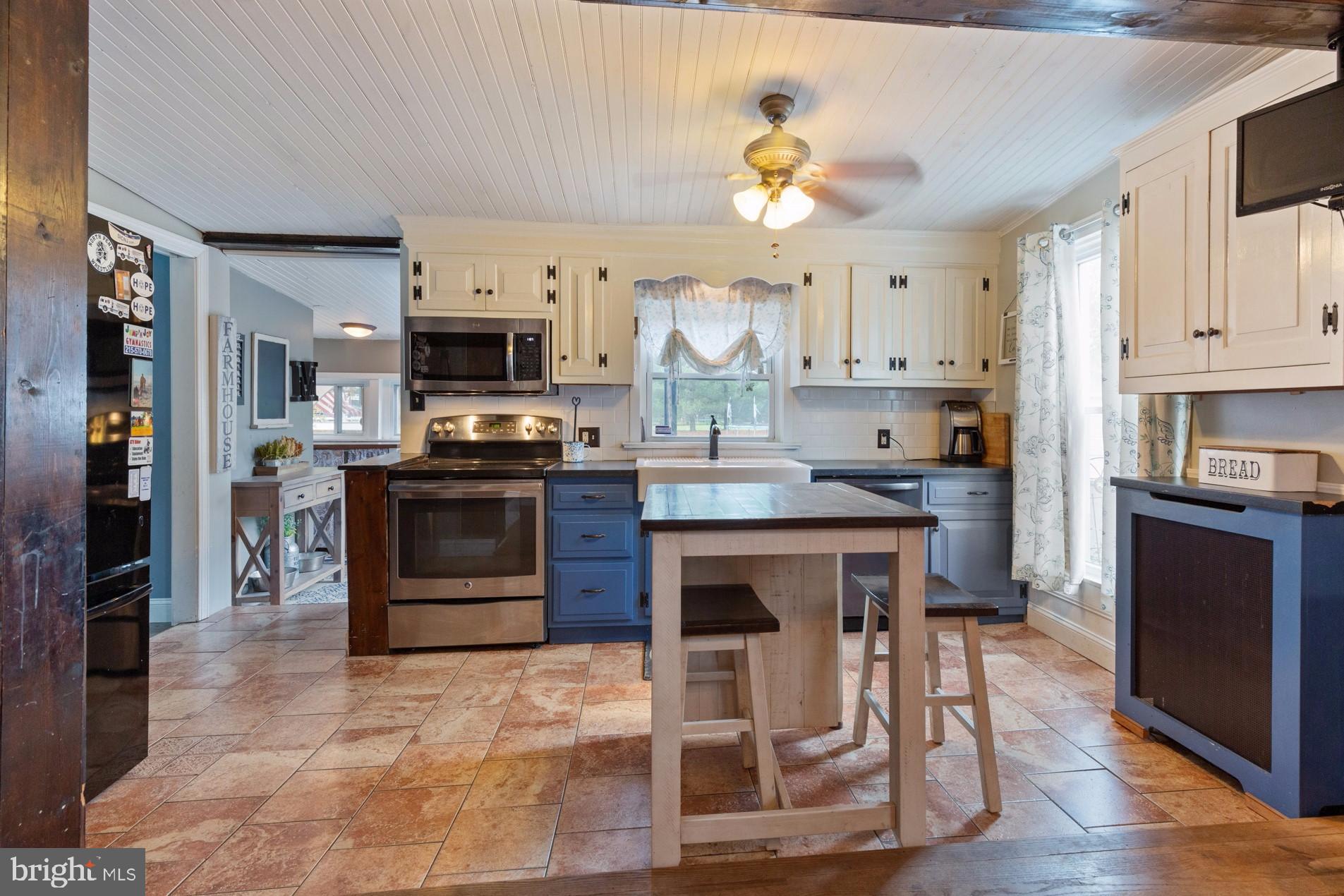 740 West Orvilla Road Hatfield, PA 19440 - Photo 4 of 21 Gallery Image 4