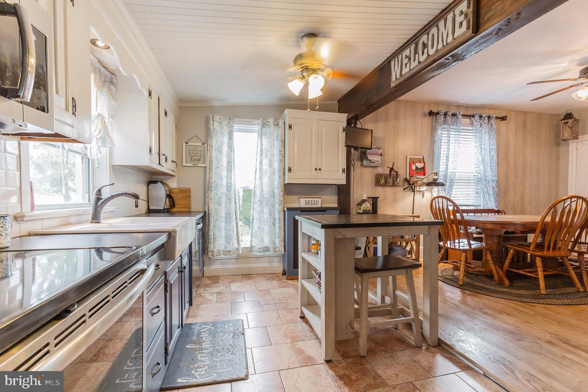 740 West Orvilla Road Hatfield, PA 19440 - Photo 5 of 21 Eat In Kitchen