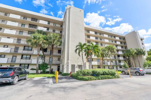 $2,200 | 2430 DC Country Club Boulevard, Unit 3072, Deerfield Beach, FL 33442