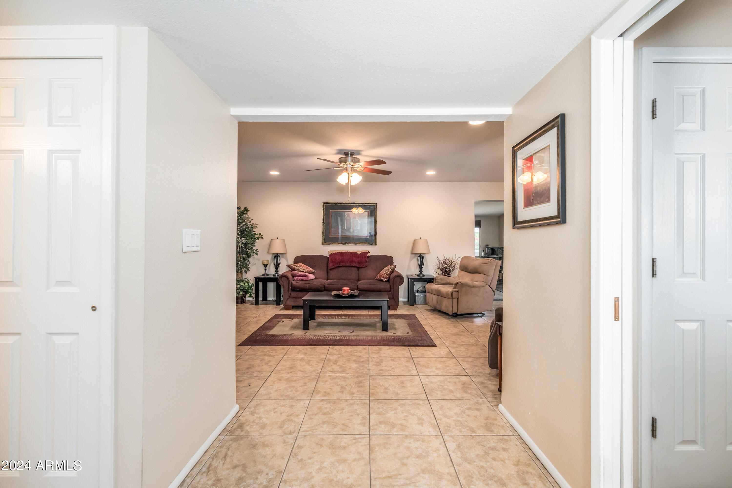 6717 East Decatur Street Mesa, AZ 85205 - Photo 5 of 25 Foyer
