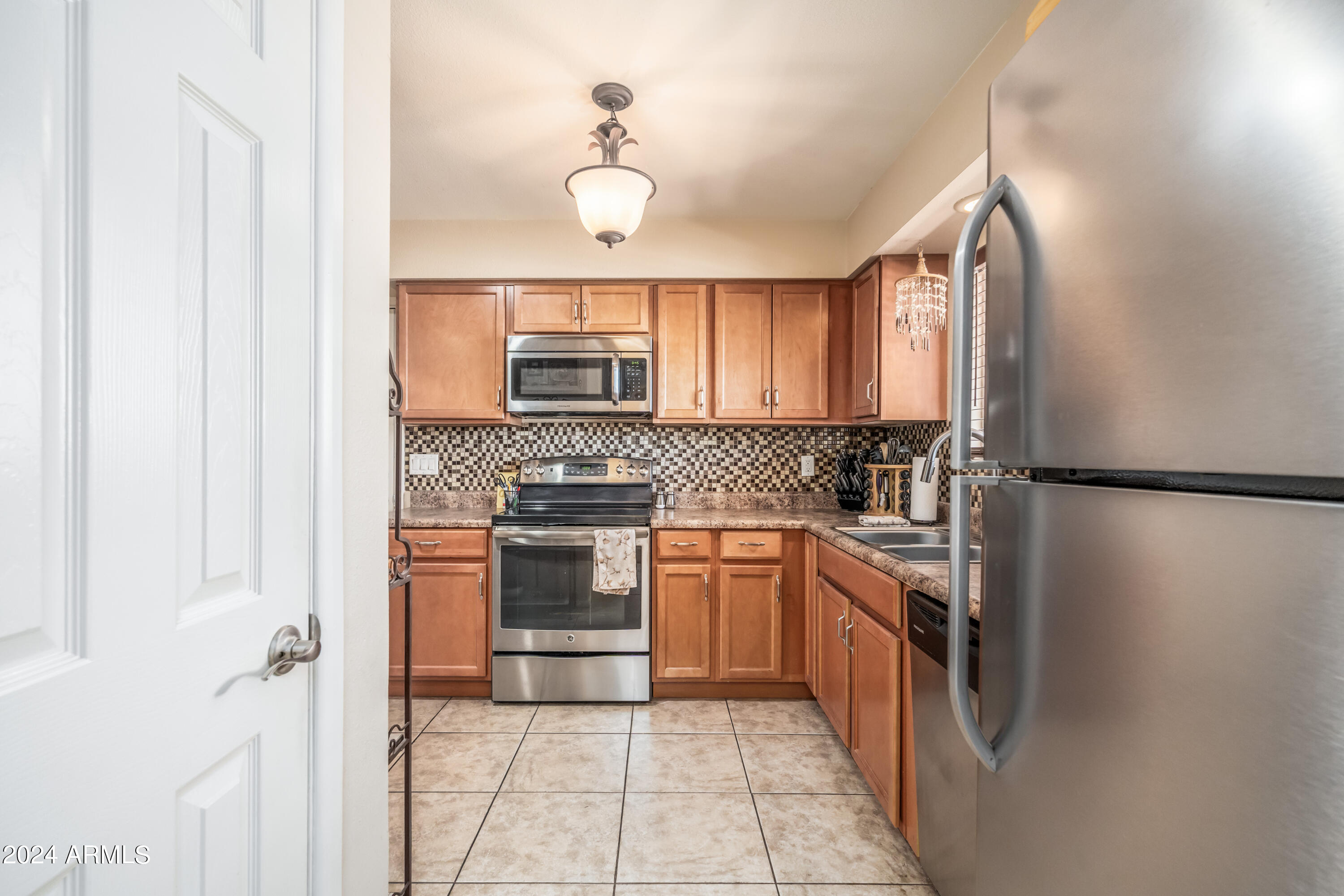 6717 East Decatur Street Mesa, AZ 85205 - Photo 8 of 25 Kitchen