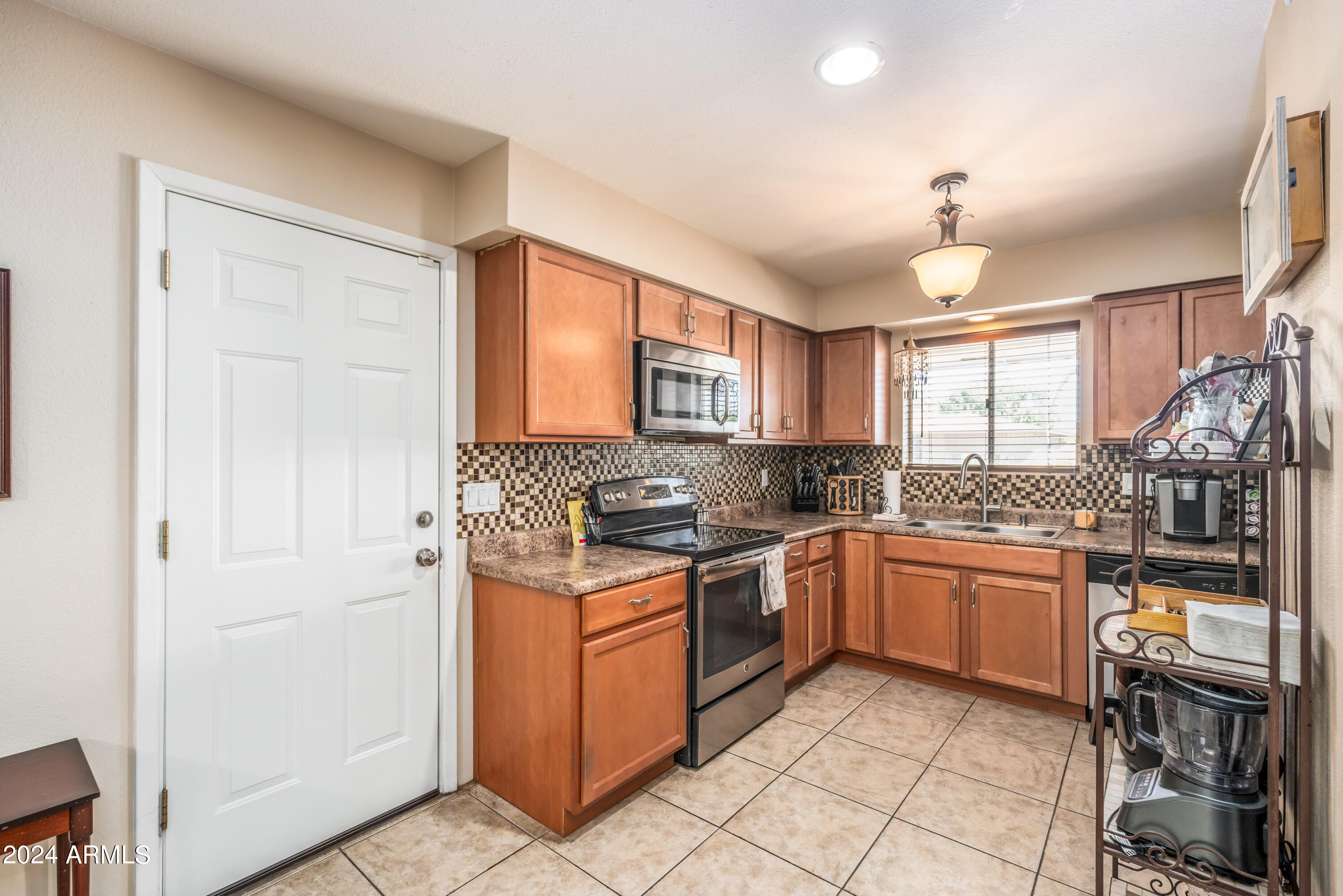 6717 East Decatur Street Mesa, AZ 85205 - Photo 9 of 25 Kitchen 2