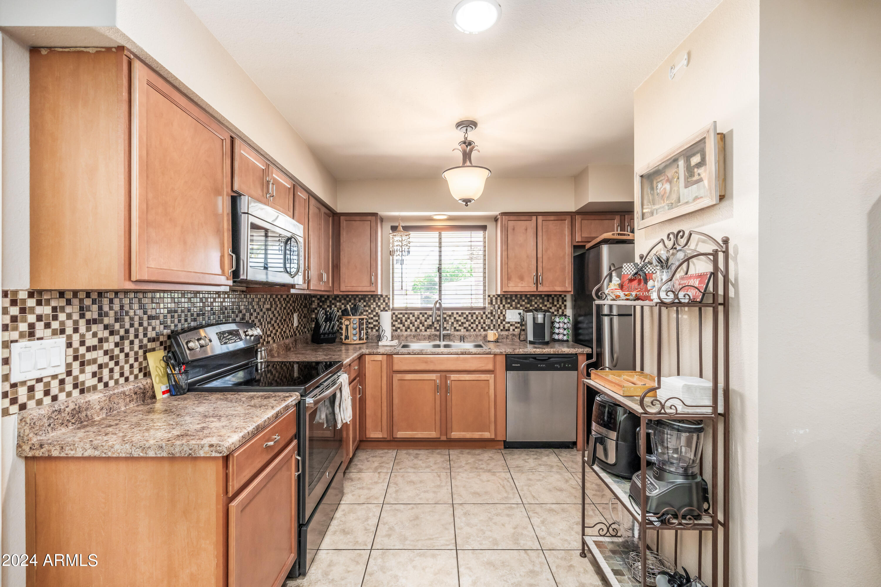 6717 East Decatur Street Mesa, AZ 85205 - Photo 10 of 25 Kitchen 3