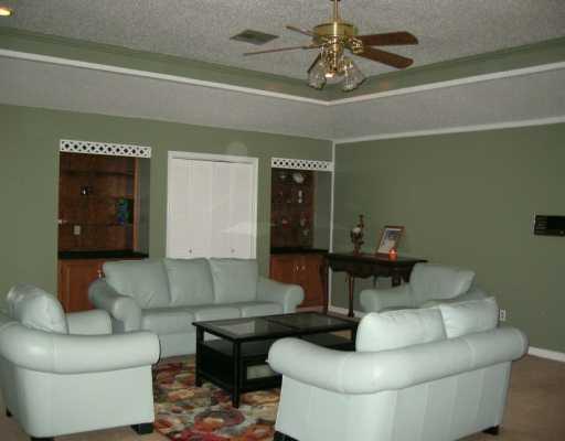 341 Devon Road Laplace, LA 70068 - Photo 4 of 8 Gallery Image 4