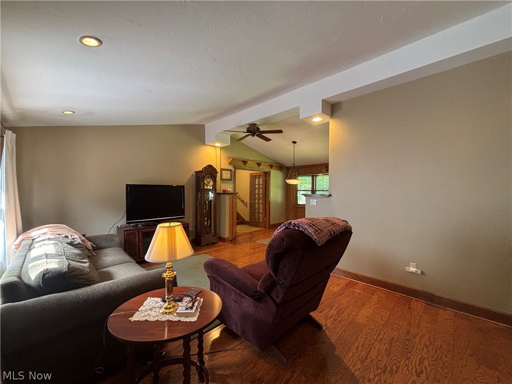 385 Cochran Road Aurora, OH 44202 - Photo 10 of 35