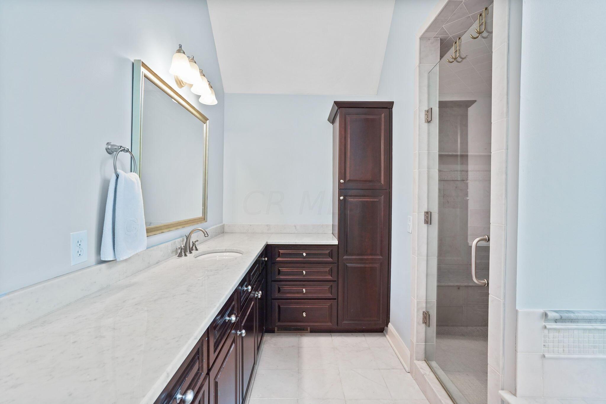 2076 Elgin Road Columbus, OH 43221 - Photo 55 of 82 56-web-or-mls-DSC00388