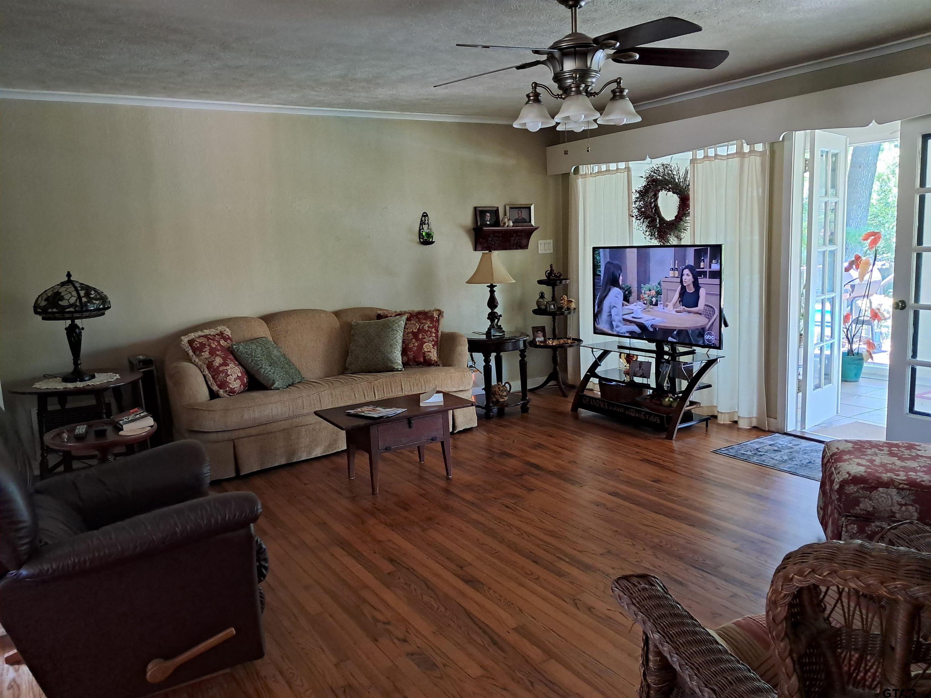 736 East Dulse Street Tyler, TX 75701 - Photo 2 of 14
