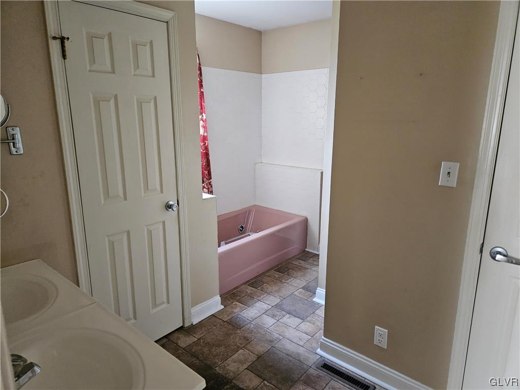 3313 Valley View Road Bethlehem, PA 18020 - Photo 22 of 45 Gallery Image 22