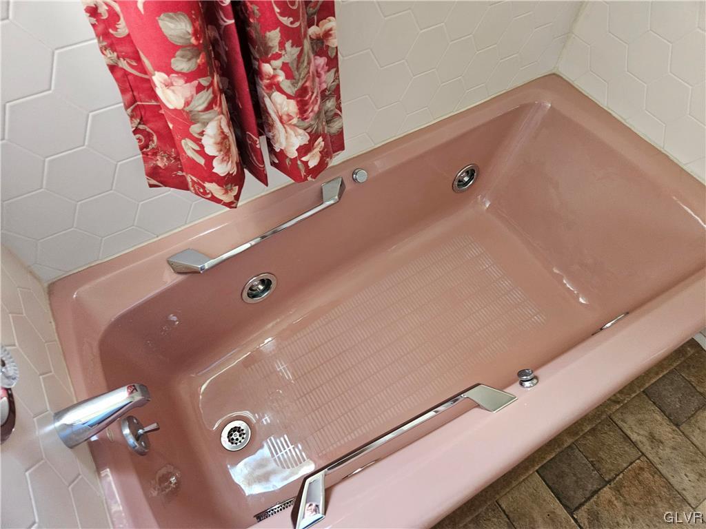 3313 Valley View Road Bethlehem, PA 18020 - Photo 23 of 45 Gallery Image 23