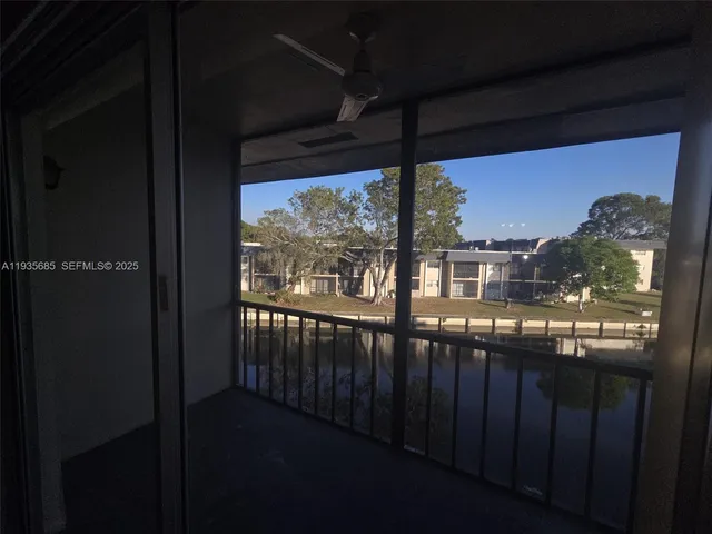 $1,900 | 8020 North Colony Circle, Unit 305, Tamarac, FL 33321