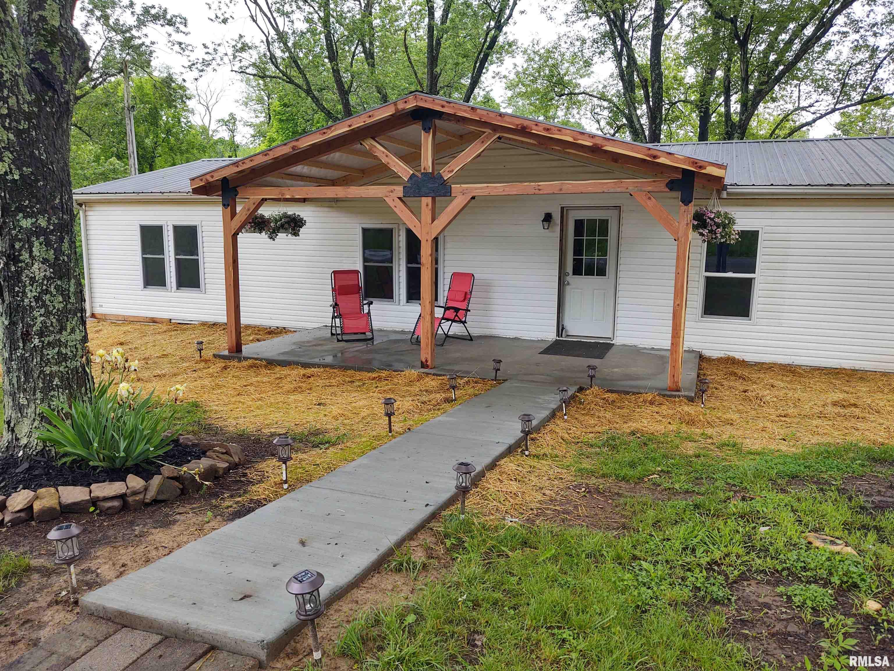 5525 Buncombe Road Vienna, IL 62995 - Photo 3 of 20