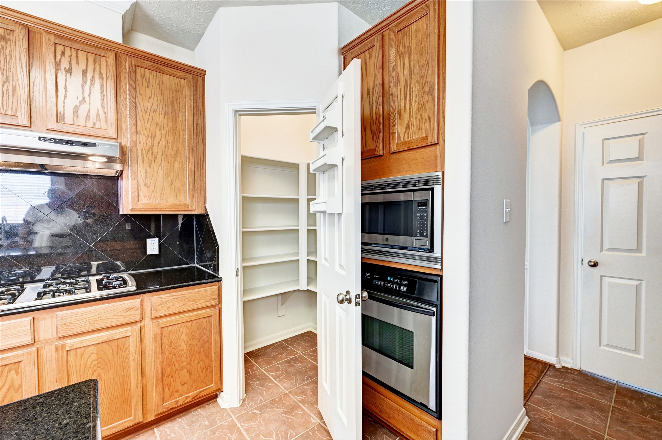 24818 Corbin Gate Drive Spring, TX 77389 - Photo 20 of 49 Nice pantry area