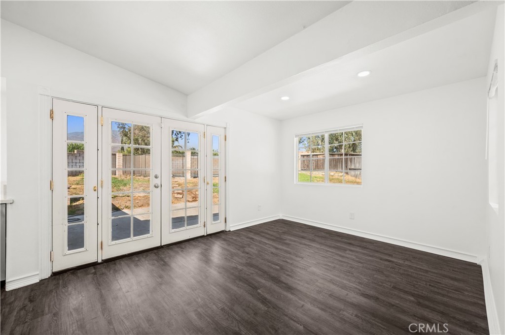 27394 Rustic Lane Highland, CA 92346 - Photo 10 of 41