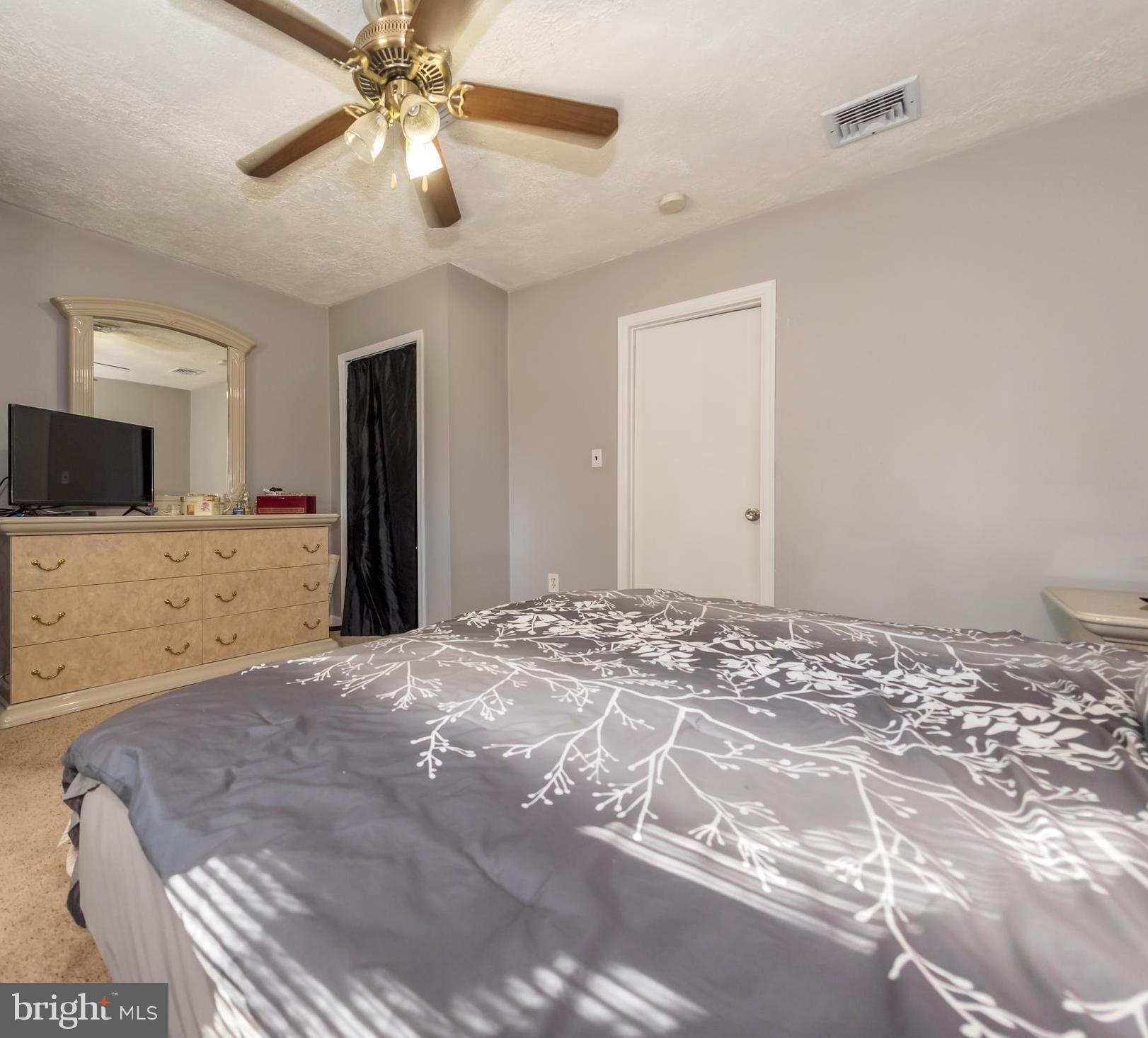 71 Gentle Road Levittown, PA 19057 - Photo 14 of 35