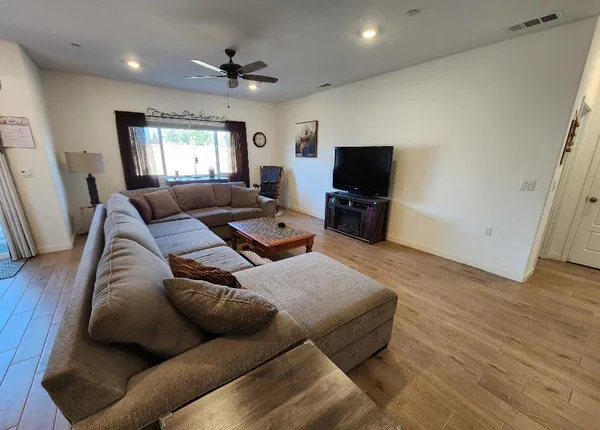 $441,000 | 902 Atlantica Drive South, Madera, CA 93636