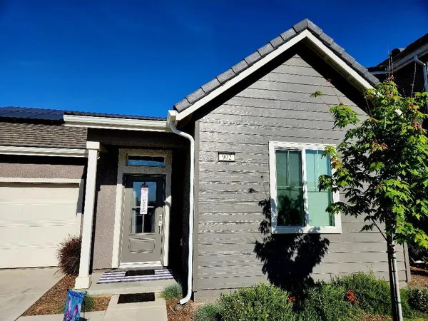 $441,000 | 902 Atlantica Drive South, Madera, CA 93636