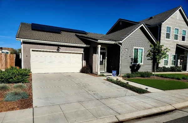 $441,000 | 902 Atlantica Drive South, Madera, CA 93636