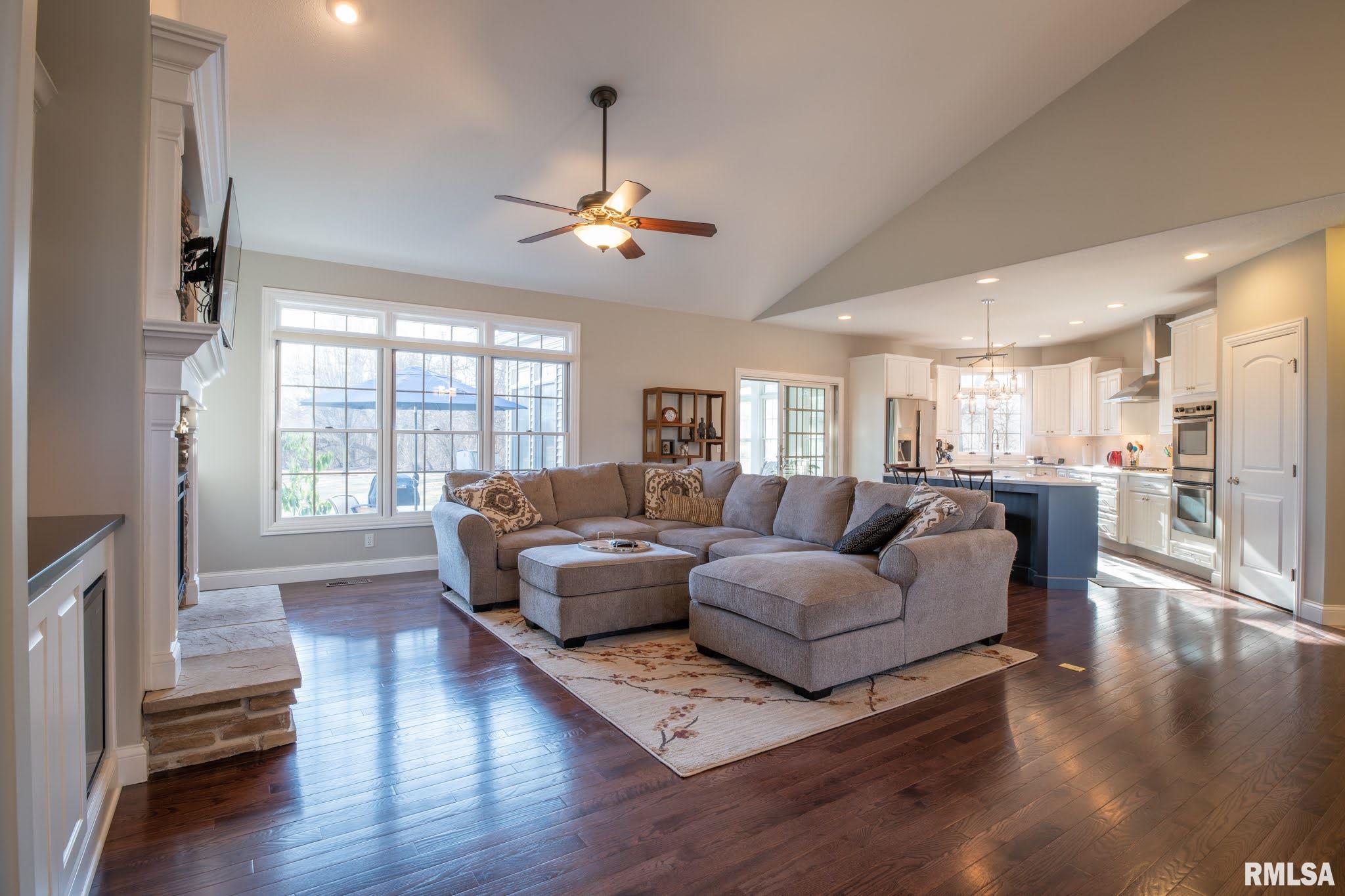 22833 Spring Creek Road Washington, IL 61571 - Photo 6 of 49 Gallery Image 6
