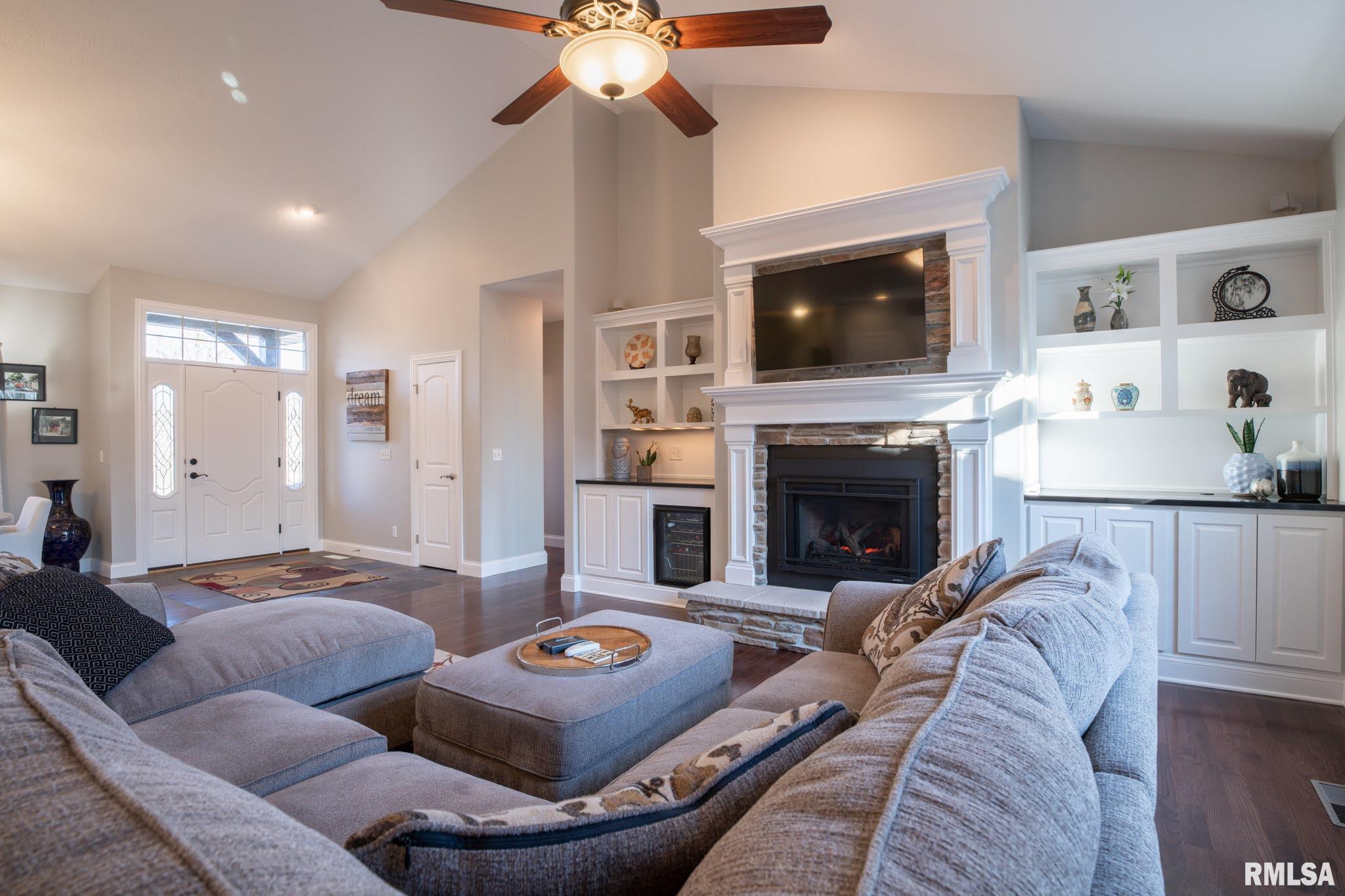 22833 Spring Creek Road Washington, IL 61571 - Photo 9 of 49 Gallery Image 9