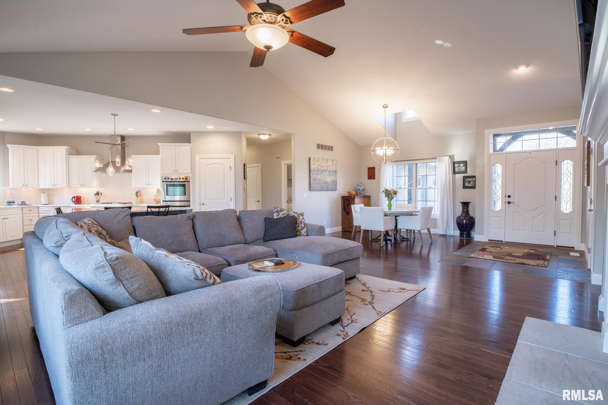 22833 Spring Creek Road Washington, IL 61571 - Photo 10 of 49 Gallery Image 10