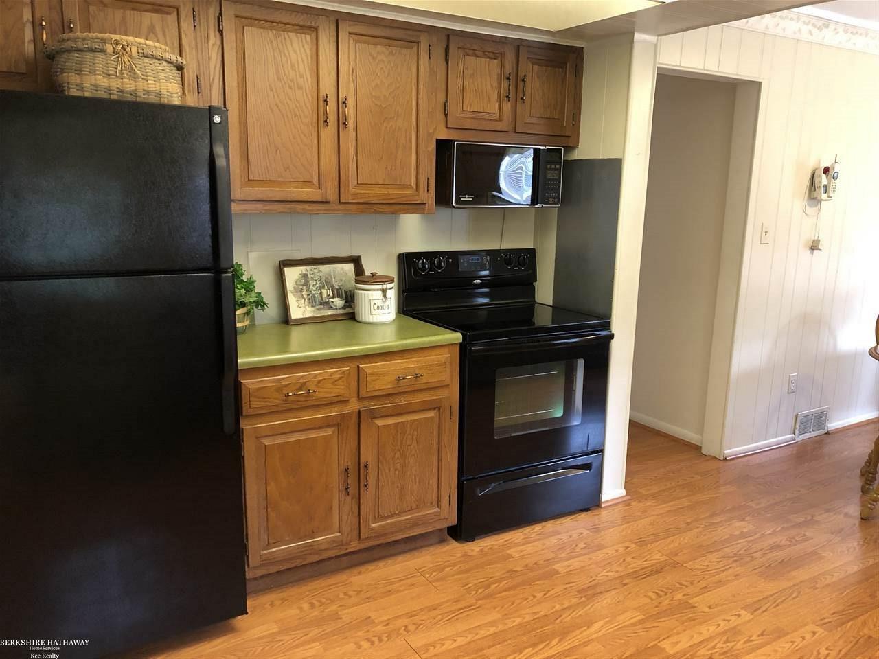 33040 Edgegrove Road Fraser, MI 48026 - Photo 11 of 48 31361975-10.JPG