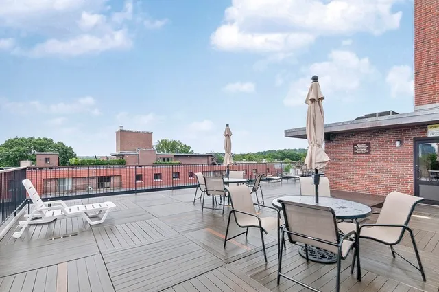 $3,850 | 125 Pleasant Street, Unit 304, Brookline, MA 02446