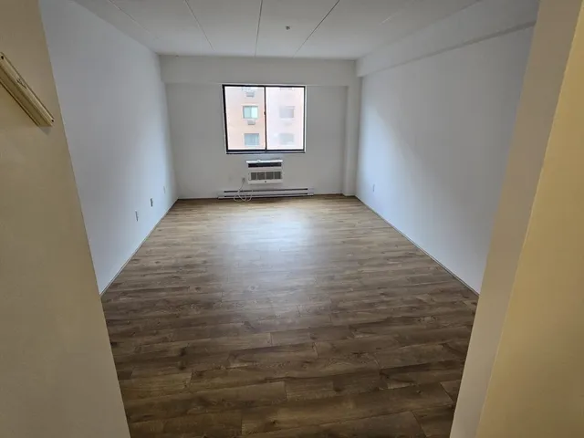 $3,850 | 125 Pleasant Street, Unit 304, Brookline, MA 02446