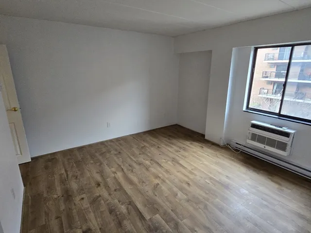 $3,850 | 125 Pleasant Street, Unit 304, Brookline, MA 02446