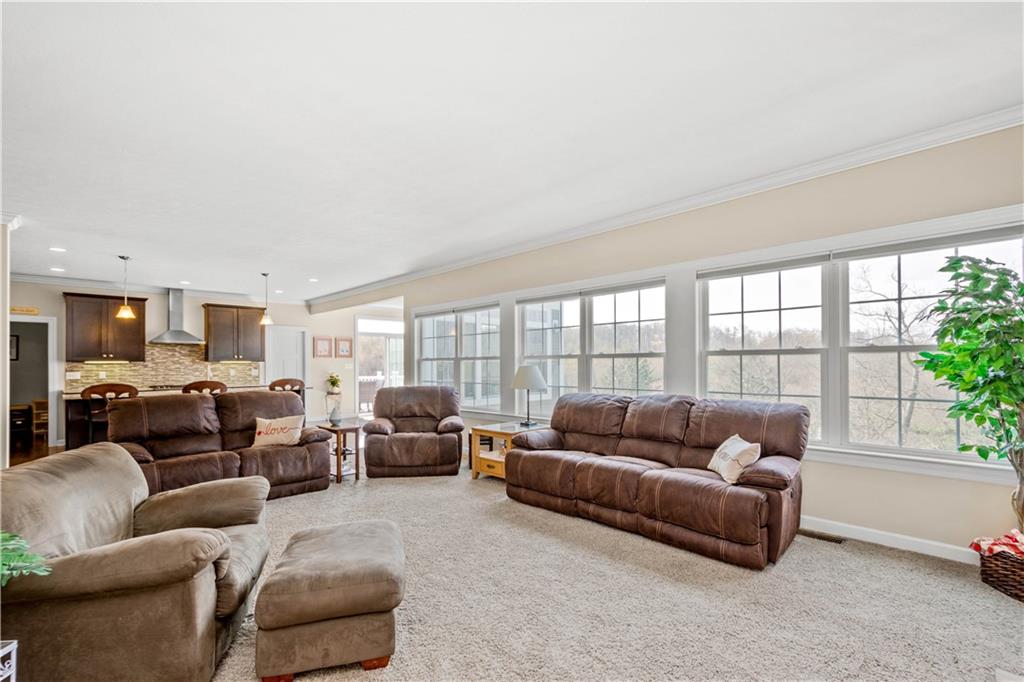 144 Vista Ridge Lane Valencia, PA 16059 - Photo 8 of 25 Gallery Image 8