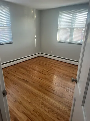 $2,300 | 39 Carey Avenue, Unit 5, Watertown, MA 02472