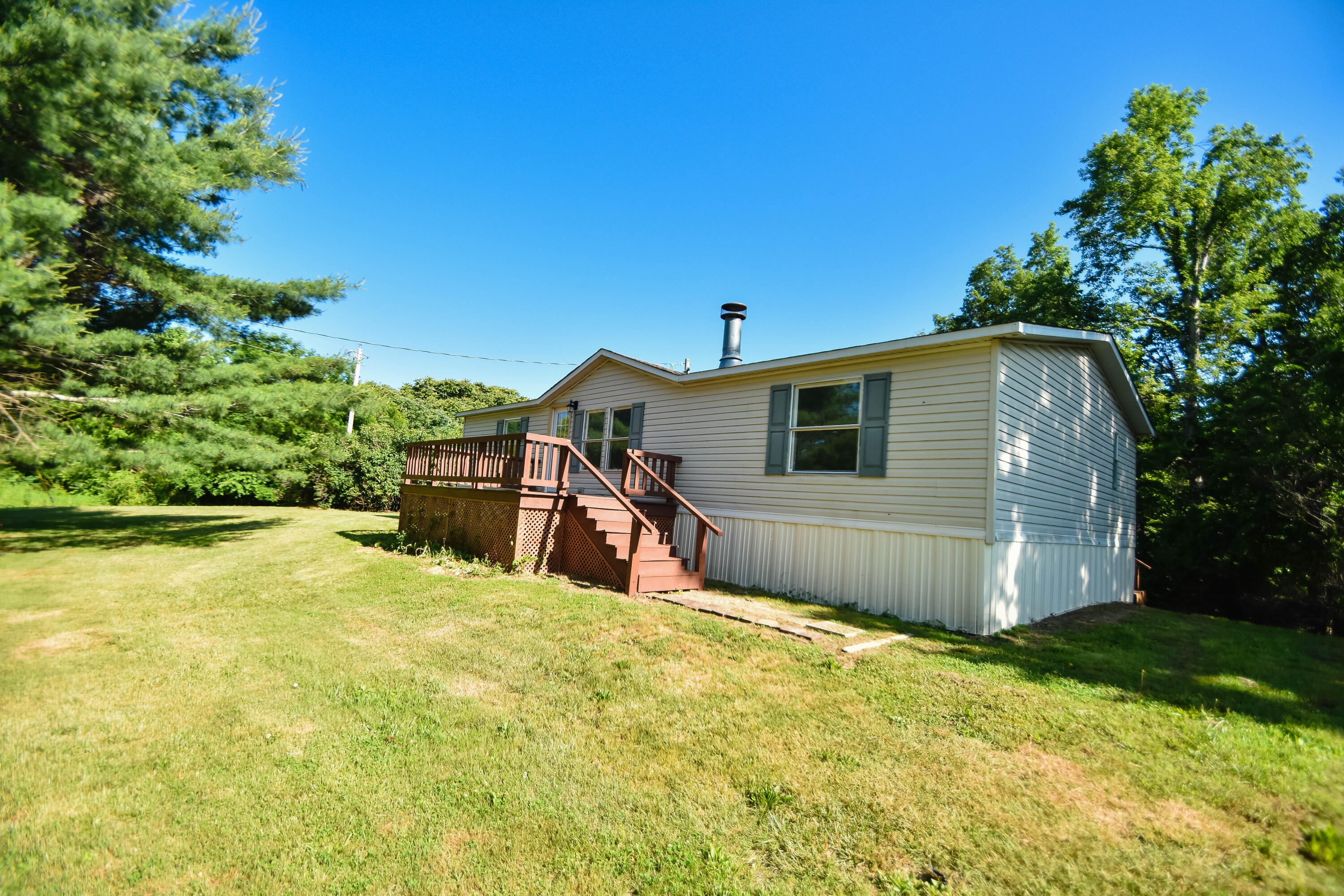 431 Upper Dry Fork Road McKee, KY 40447 - Photo 1 of 15 DSC_9370