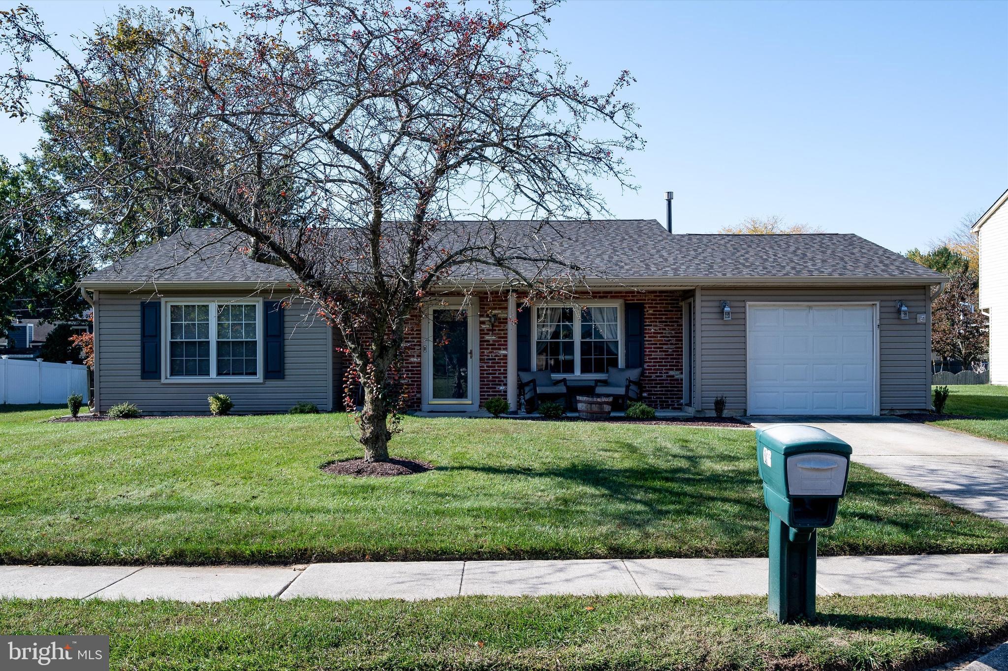 17 Uranus Road Sewell, NJ 08080 - Photo 2 of 35