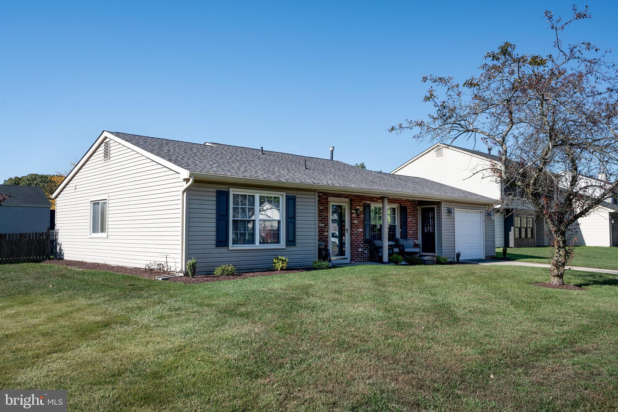 17 Uranus Road Sewell, NJ 08080 - Photo 3 of 35