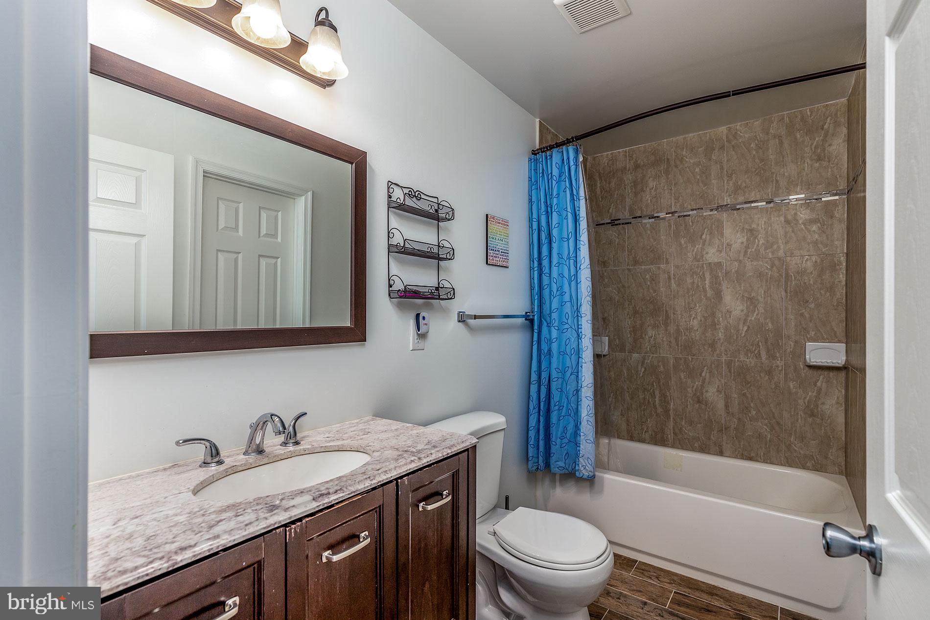 52 Brent Point Road Stafford, VA 22554 - Photo 14 of 22 Shared Upstairs Bathroom