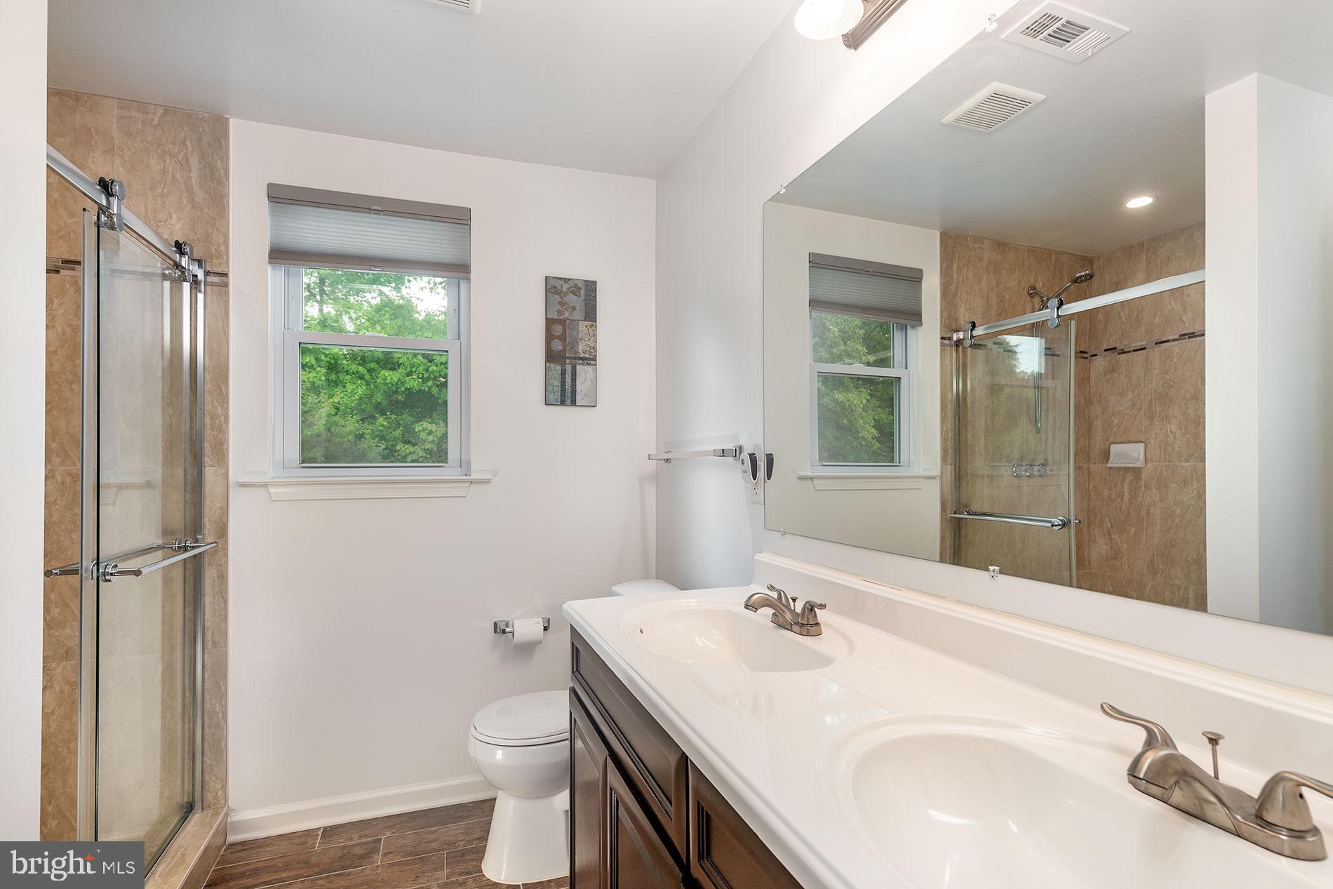 52 Brent Point Road Stafford, VA 22554 - Photo 6 of 22 Master Bathroom Suite
