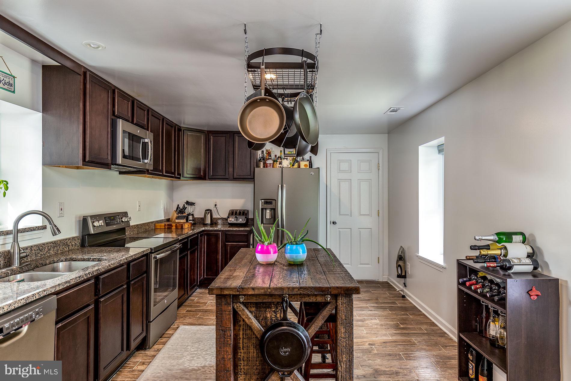 52 Brent Point Road Stafford, VA 22554 - Photo 7 of 22 Gourmet Kitchen