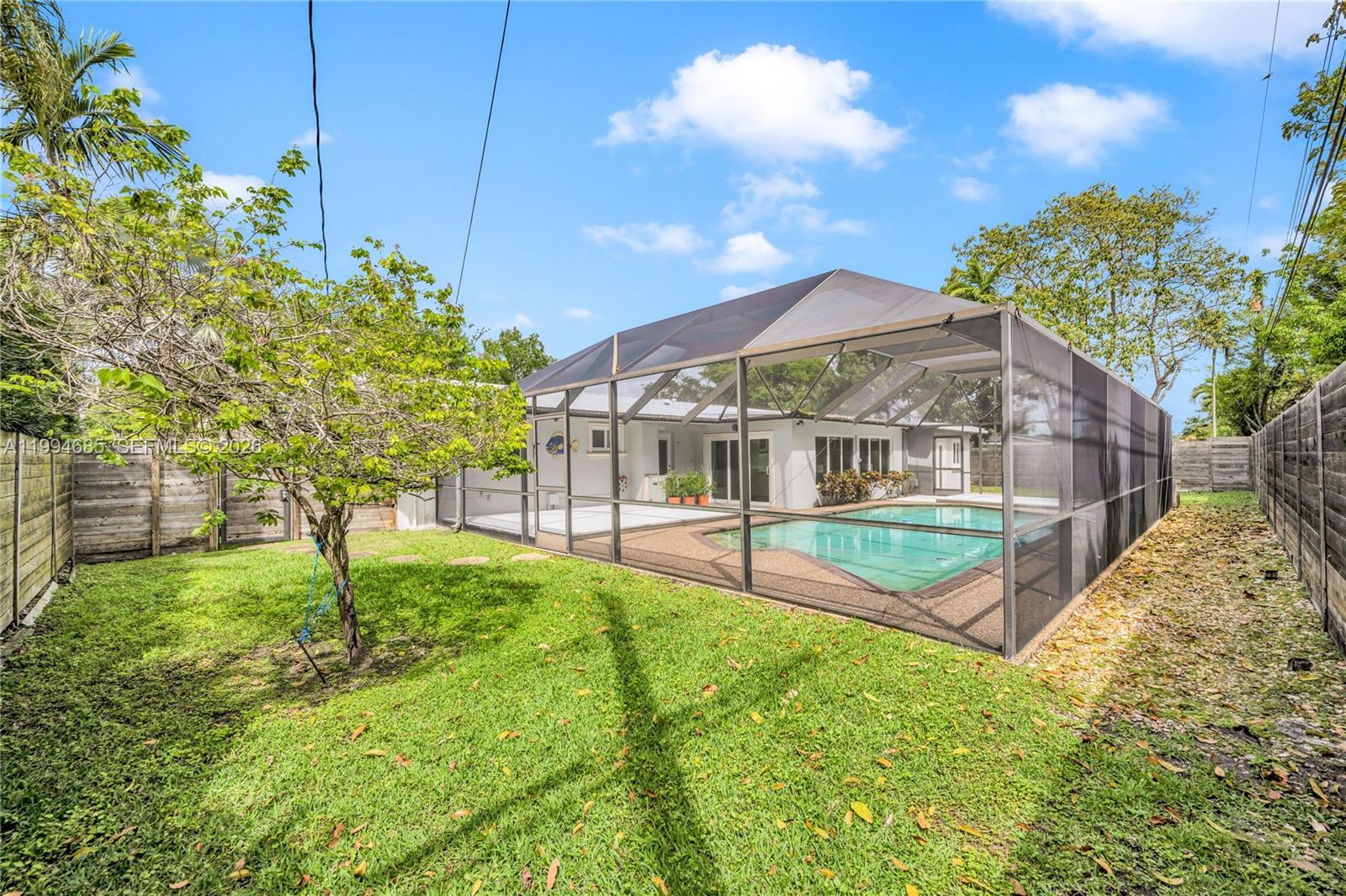 8541 Southwest 87th Court Miami, FL 33173 - Photo 35 of 41